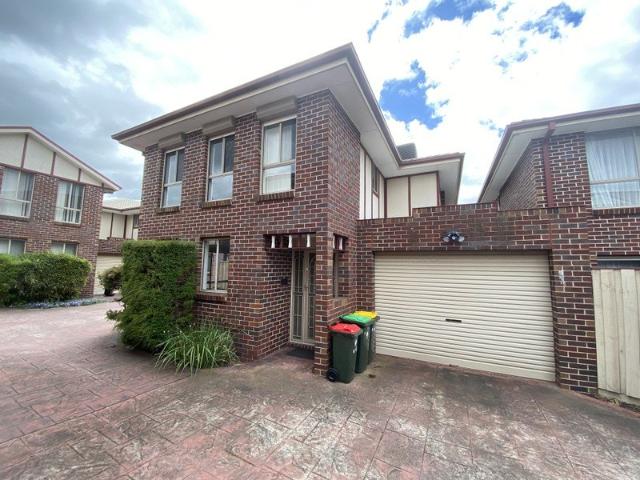 Stylishly Spacious Low maintenance Living