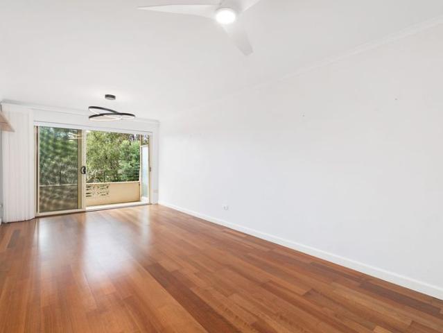 Stylishly Presented Apartment