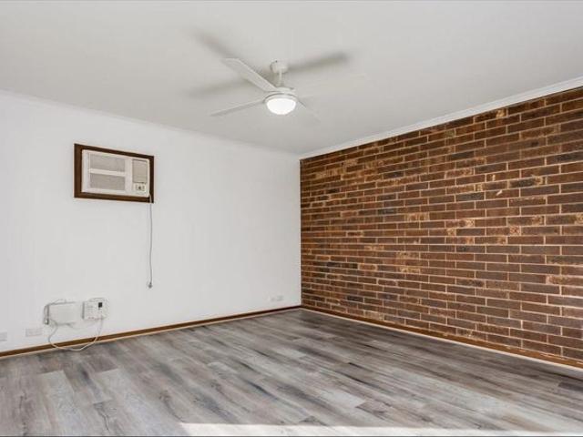 Stylishly Refreshed Two Bedroom Unit in a Quiet Setting