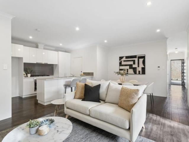 Stylishly Refreshed Villa Offering Comfort and Convenience