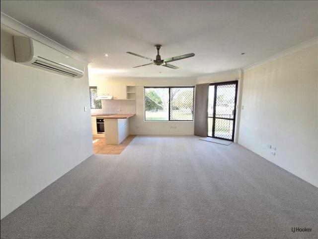 Stylishly Refurbished Two Bedroom Canalfront Apartment
