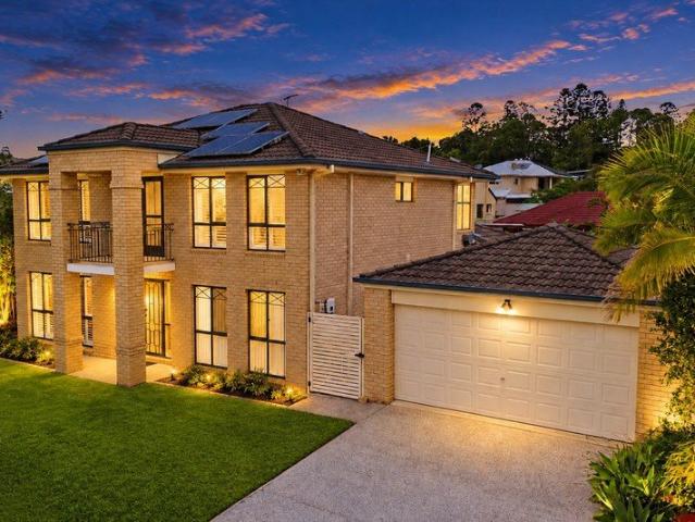 Stylishly remodelled 2 storey with 4 living zones & 5 beds!