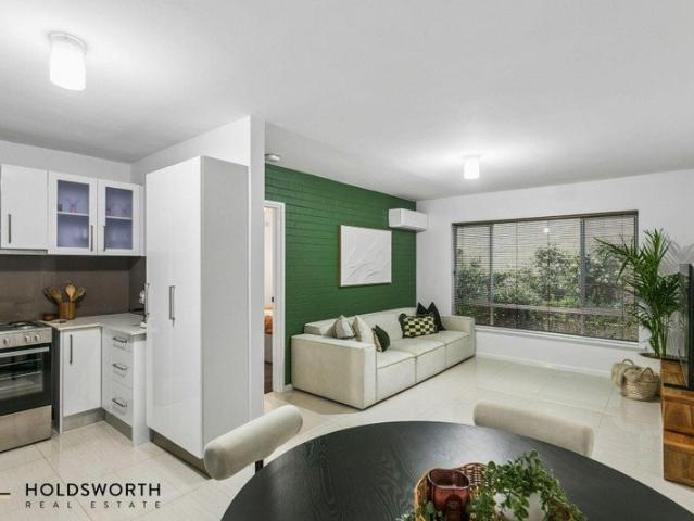 Stylishly Renovated, Effortless Doubleview Living