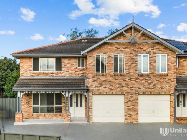 Stylishly Renovated Family Duplex In Mattew Pearce School Catchment