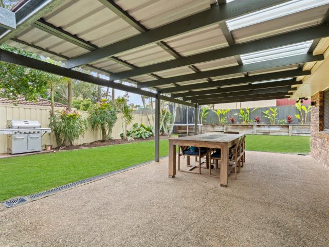 Stylishly Renovated Family Home on Elevated 717m² Block!