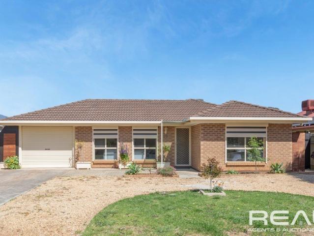 Stylishly Renovated Family Home in a Quiet Court Location