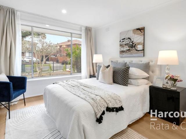 Stylishly Renovated Home in a Prime Lalor Location Walking Distance to Train Station