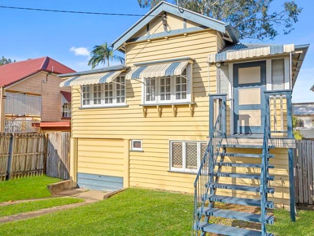 Stylishly Renovated Home in Prime Annerley Location