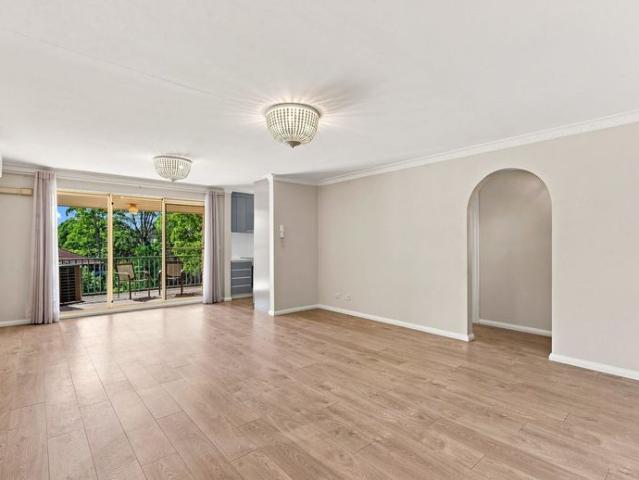 Stylishly Renovated & Light Filled Apartment