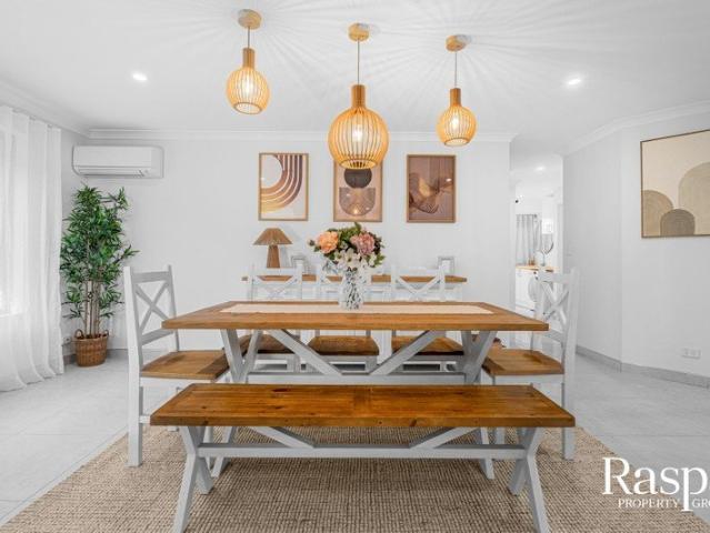 Stylishly Renovated & Ready to Enjoy in Parkwood