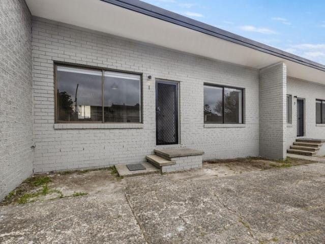 Stylishly Renovated & Ready to Enjoy | 2 Bed + 1 Bath in South Kempsey
