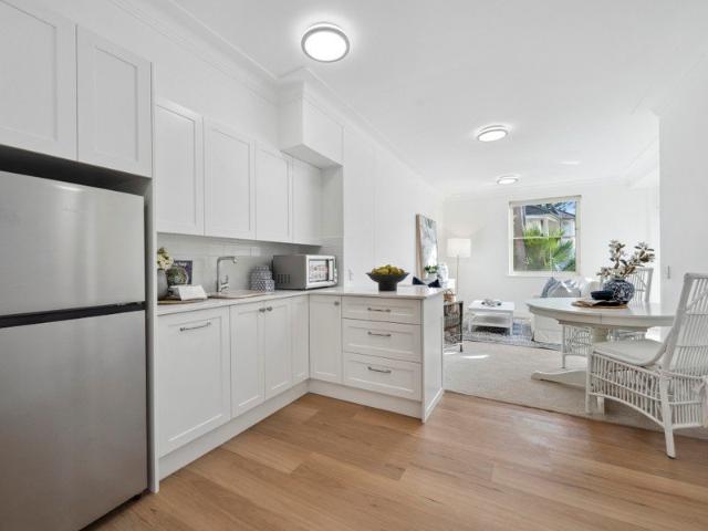 Stylishly Renovated Serviced Apartment with Relaxing Balcony Outlook