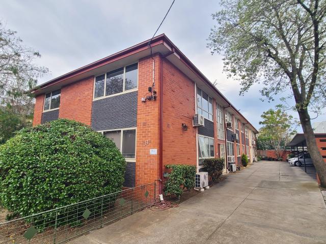 Stylishly Renovated Two Bedroom Apartment in Prime Location