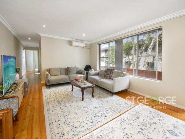 Stylishly Renovated Two Bedroom Apartment in Prime Penshurst Location