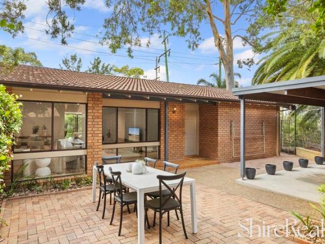 Stylishly renovated villa with leafy surrounds