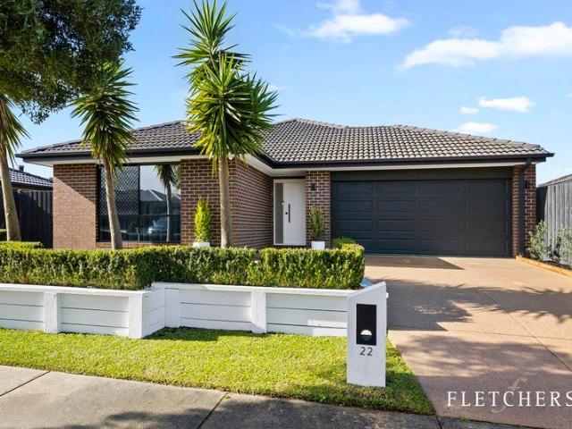 Stylishly renovated with room for the boat, caravan and trailer