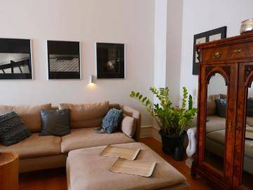 Stylishly Renovated 90 sqm Design Apartment in a Classic Historic Building, Frankfurt Amsterdam Apartments for Rent