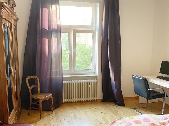 Stylishly Renovated 90 sqm Design Apartment in a Classic Historic Building, Frankfurt Amsterdam Apartments for Rent