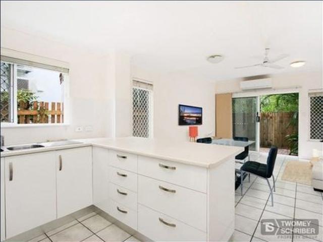 Stylishly Townhouse in the sought after Edge Hill