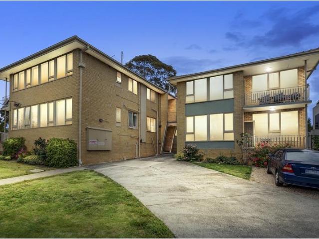Stylishly Two Bedroom Apartment in the Heart of Balwyn Village