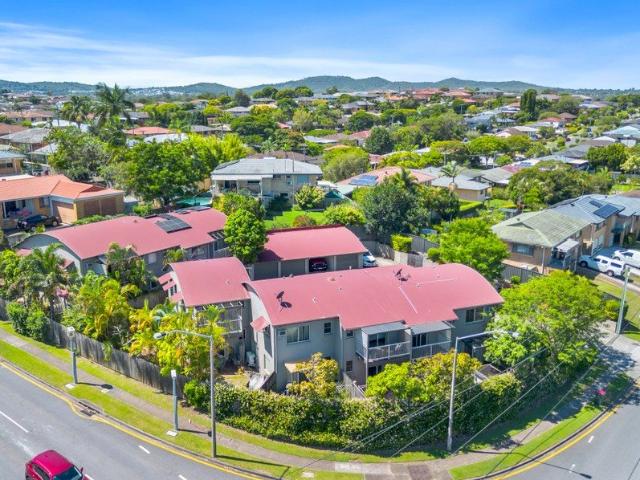 STYLISHLY UPDATED TOWNHOUSE IN PRIME MANSFIELD CATCHMENT