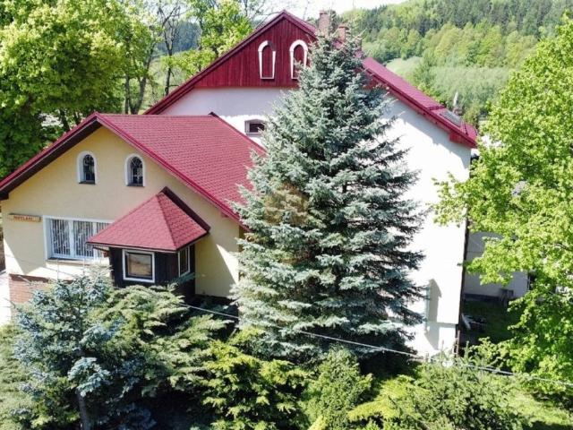 Sprzedam pensjonat 15 pokoi, 1044 m² w Wałbrzychu