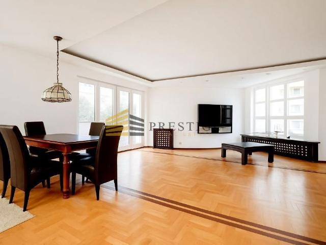 Stylowy 3 pokojowy apartament 102 m2 z balkonami w Żoliborzu