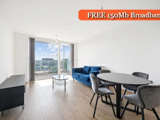 Stylus Place, Hayes UB3, 1 bed flat to rent, £1,700 pcm | PrimeLocation