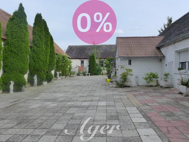 Przestronny dom 182 m2 z sadami i stawami w Stypułowie