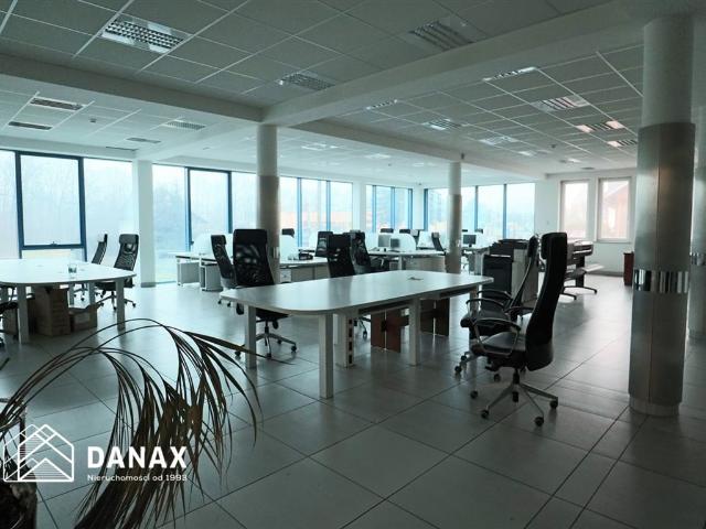 Lokal usługowy 260 m2 z recepcją i ogrodem w Sułkowicach