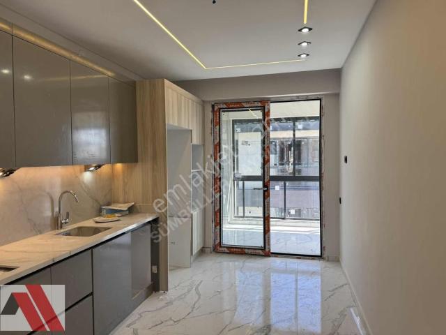 Sümbüller'den Aşağısöğütönü Site İçi Ö.garajlı Şık Tasarım 2+1