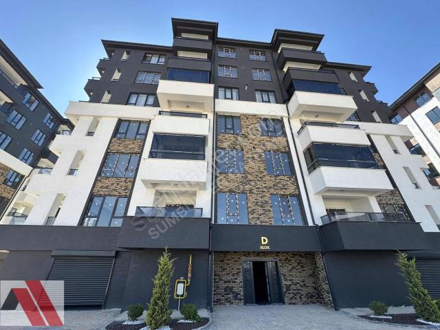 Sümbüller'den Bulvar Yakını Site İçi Geniş Balkon E.banyolu 2+1