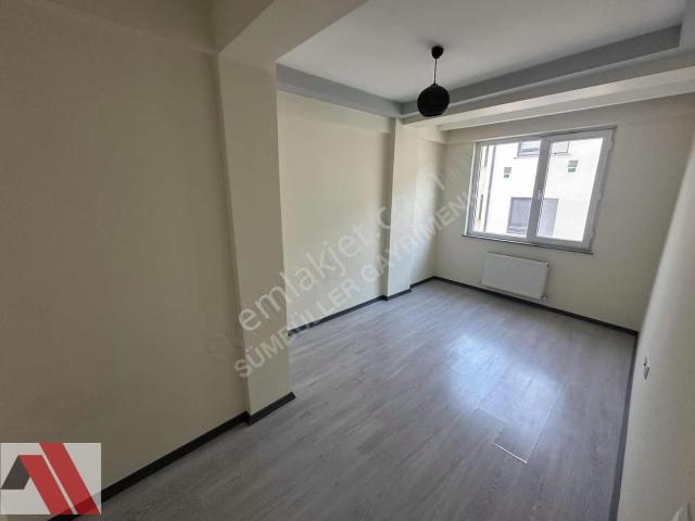 Sümbüller'den Esentepe Mh Arakat Aile Binası Ayrı Mutfaklı 1+1