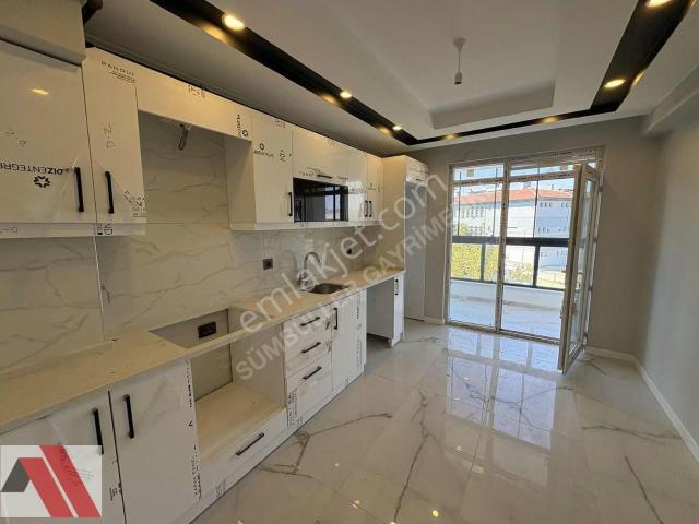 Sümbüller'den Katta Tek Daire Arakat Ebeveyn Banyolu 3+1 Daire