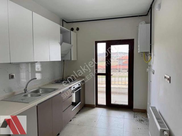 Sümbüller'den Ömerbey Toki'de Şehir Manzaralı Arakat 2+1 Daire