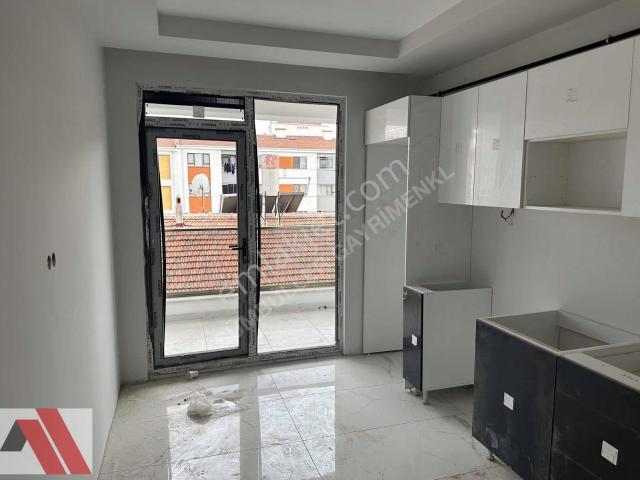 Sümbüller'den Sırma Caddesi Yakını Z.ısıtma E.banyolu 2+1 Daire
