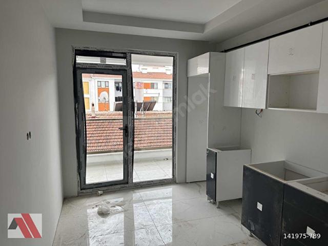 SÜMBÜLLER'DEN SIRMA CADDESİ YAKINI Z.ISITMA E.BANYOLU 2+1 DAİRE