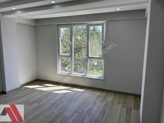 Sümbüller'den Park Manzaralı Ara Kat Yüksek Tavanlı 2+1 Daire