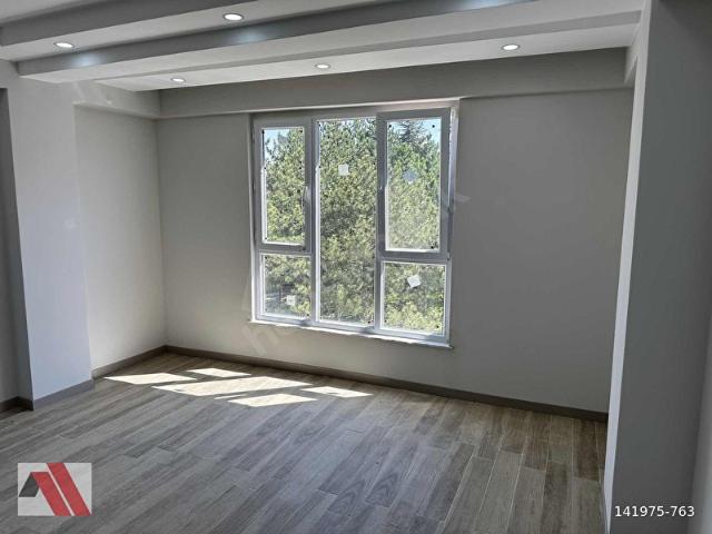 SÜMBÜLLER'DEN PARK MANZARALI ARA KAT YÜKSEK TAVANLI 2+1 DAİRE