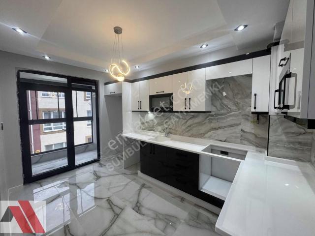 Sümbüller'den Tombakzade Yakını Arakat Z.ısıtma E.banyo Şık 3+1