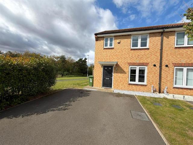 Sumburgh Close, Eaglescliffe. 3 bed house to rent £1,000 pcm £231 pw