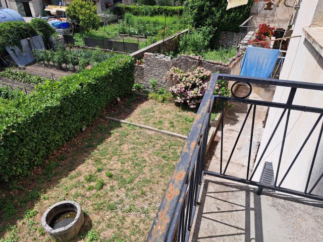 Sumène, immeuble de 2 appartements avec jardin