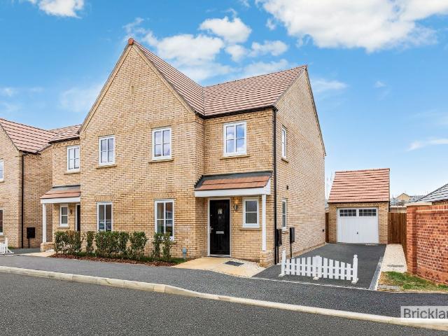Sumener Way, Huntingdon PE28, 3 bed property to rent, £1,750 pcm | PrimeLocation