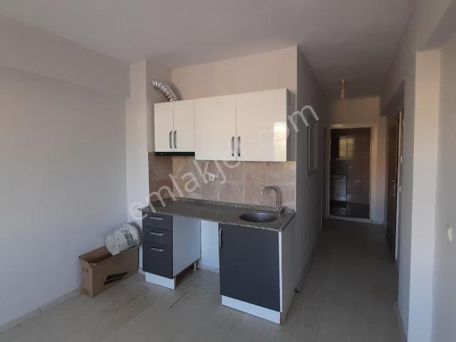 Sümer Mahallesi Sanayi Bölgesinde Kiralık 1+1 eşyasız