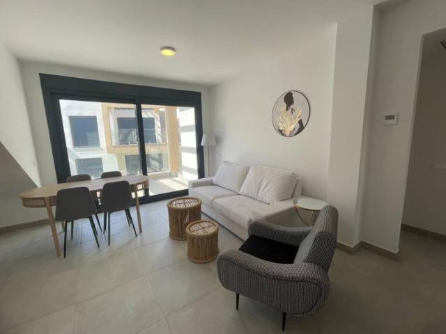 Sumérgete en el confort y la exclusividad de este sofisticad. 60m² Orihuela Costa