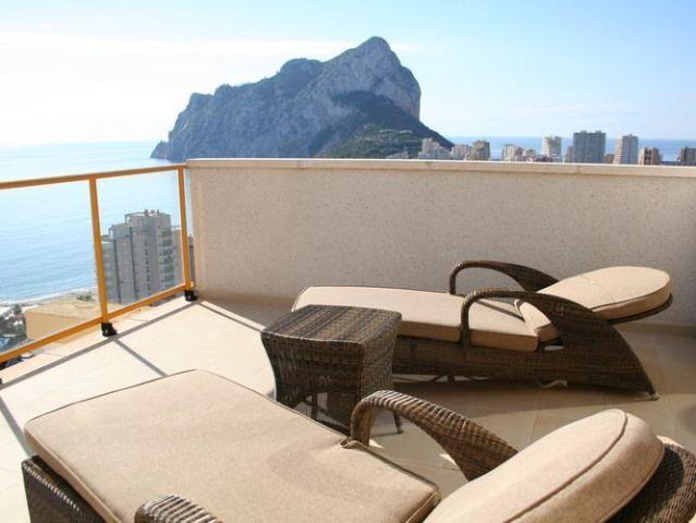 Sumérgete en el lujo de este fabuloso ático dúplex, situado. 278m² Calpe Calp