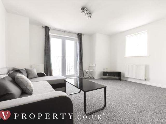 Summerton Road, Oldbury, West Midlands B69, 2 bed flat to rent, £950 pcm | PrimeLocation