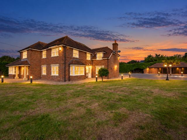 Summerview, Brook Avenue, Warsash SO31, 5 bed detached house to rent, £5,495 pcm | PrimeLocation
