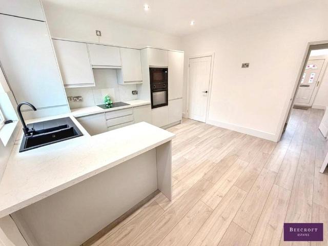 Summer Lane, Wombwell 2 bed terraced house to rent £800 pcm £185 pw