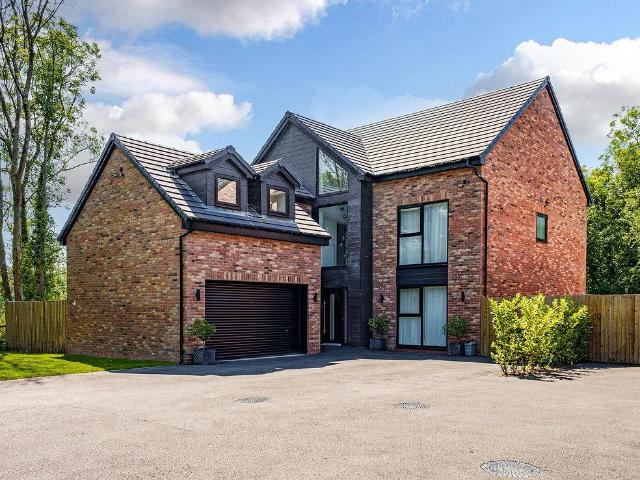 Summer Street, Skelmersdale WN8 5 bed detached house to rent £3,500 pcm £808 pw